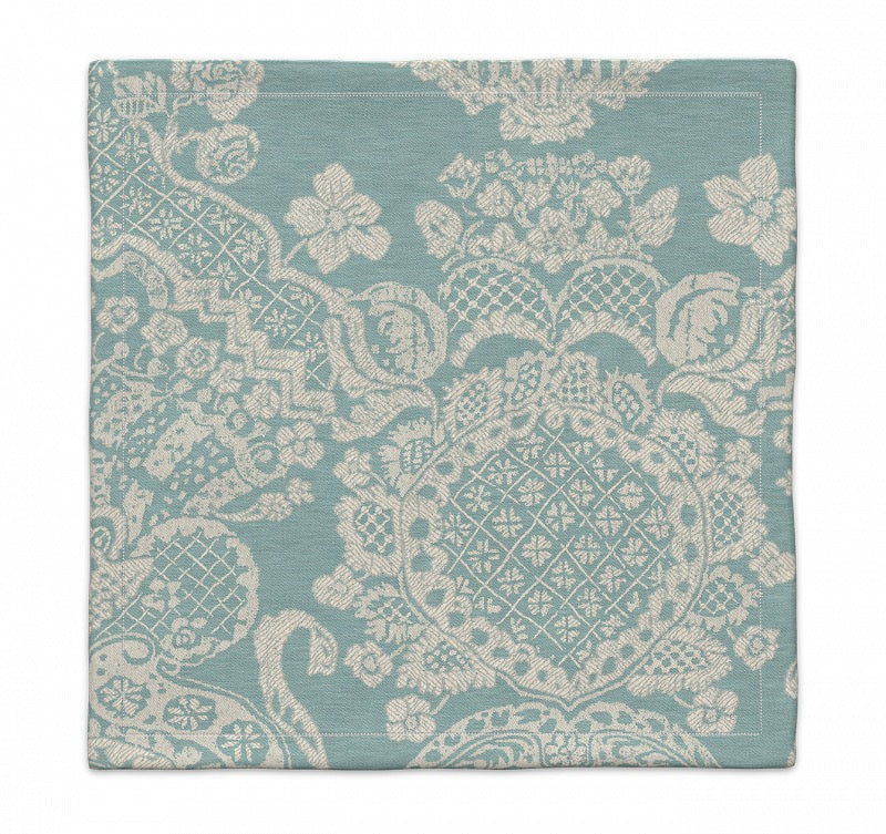 Serviette Imperial aus reinem Leinen in Aqua. Detailreiches Jacquardmuster mit barocken Elementen. Handgefertigt aus hochwertigen Stoffen.