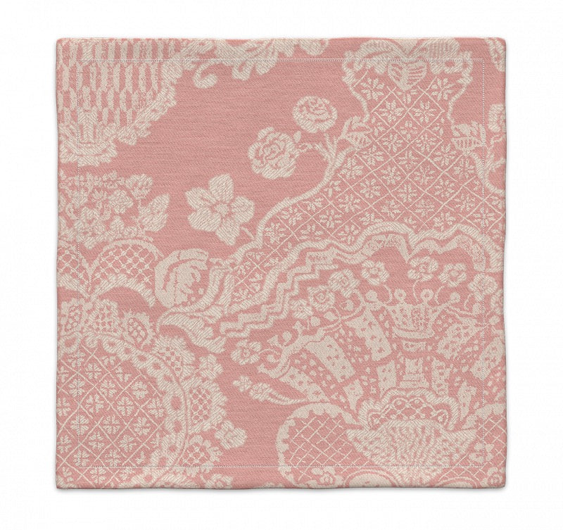Serviette Imperial aus 100 % Leinen in Pfirsich-Apricot mit kunstvollem Jacquardmuster. Jede Serviette ein Unikat von Hand aus Stoffbahnen geschnitten.