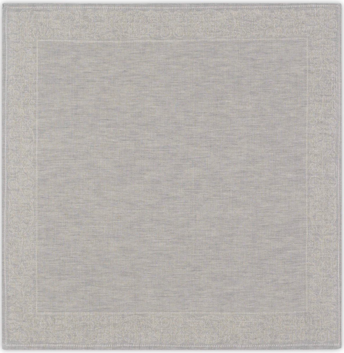 Serviette „Medici“ in Beige aus 100 % Leinen mit floraler Rankenbordüre. Elegantes Tafeltextil, auch als Tischläufer und Tischset erhältlich.