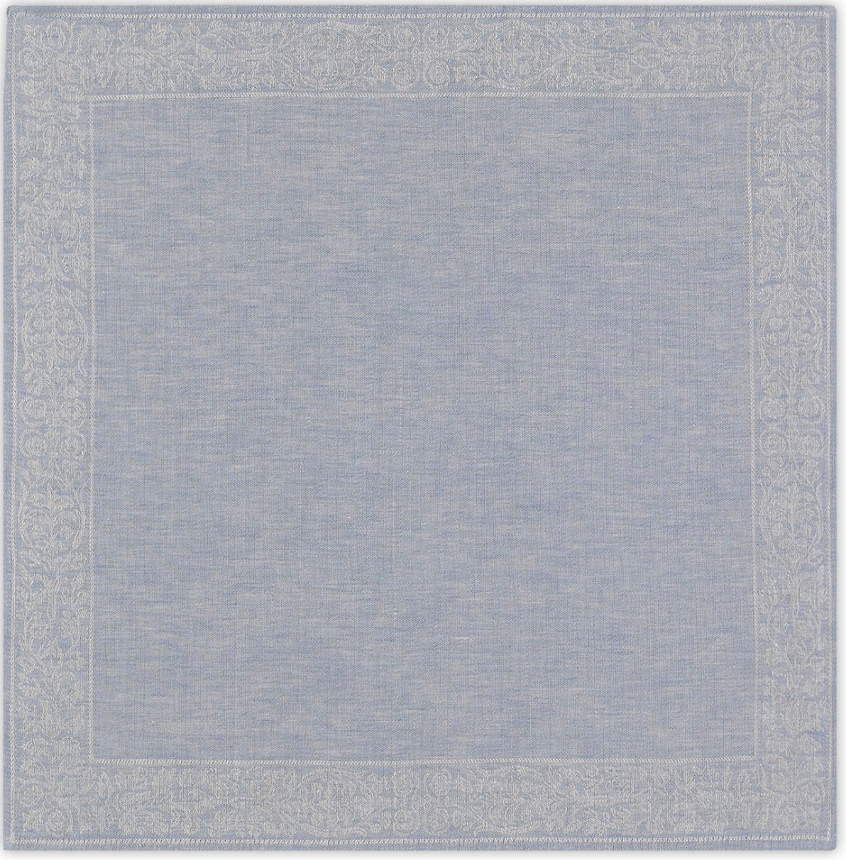 Serviette „Medici“ in Hellblau aus 100 % Leinen mit floraler Rankenbordüre. Elegantes Tafeltextil, auch als Tischläufer und Tischset erhältlich.